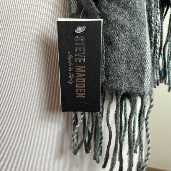 NWT Steve Madden Mid Weight Cozy Muffler Scarf with Fringe Gray Blue Pink Plaid - Picture 2 of 5